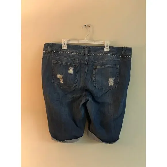 Torrid Denim Studded Distressed Jean Bermuda Shorts Size 20 - Picture 2 of 5